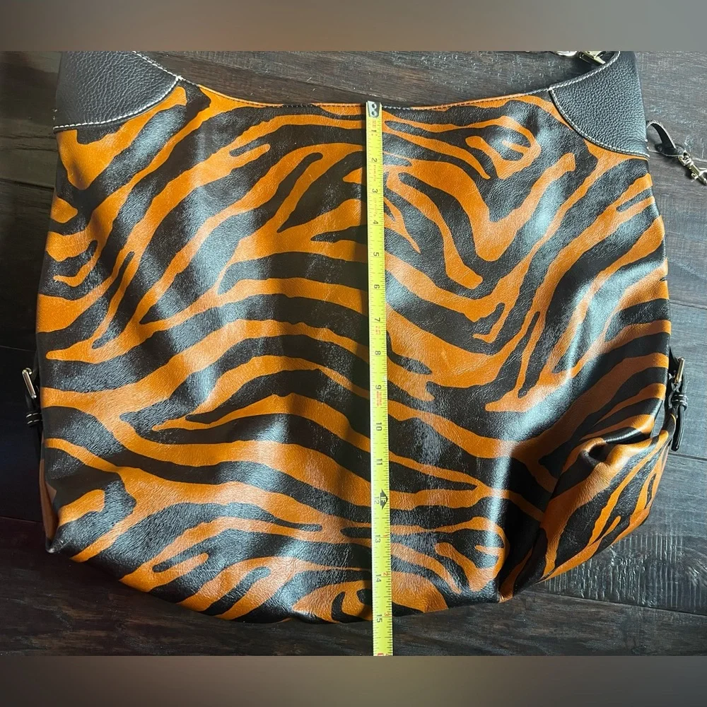 VTG Dooney & Bourke Bengal Tiger / Zebra Animal Print Hobo Bag
